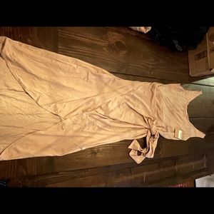 NWT Reformation KAILA dress, Blush, Large